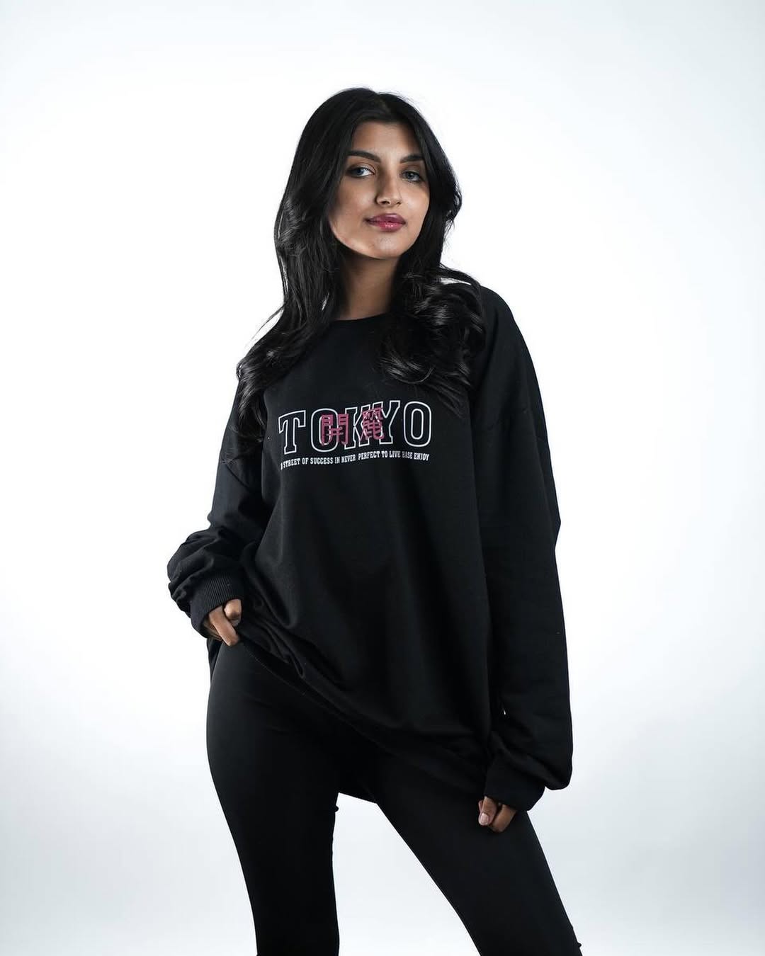 سويتر انمي طوكيو , قالب طبيعي