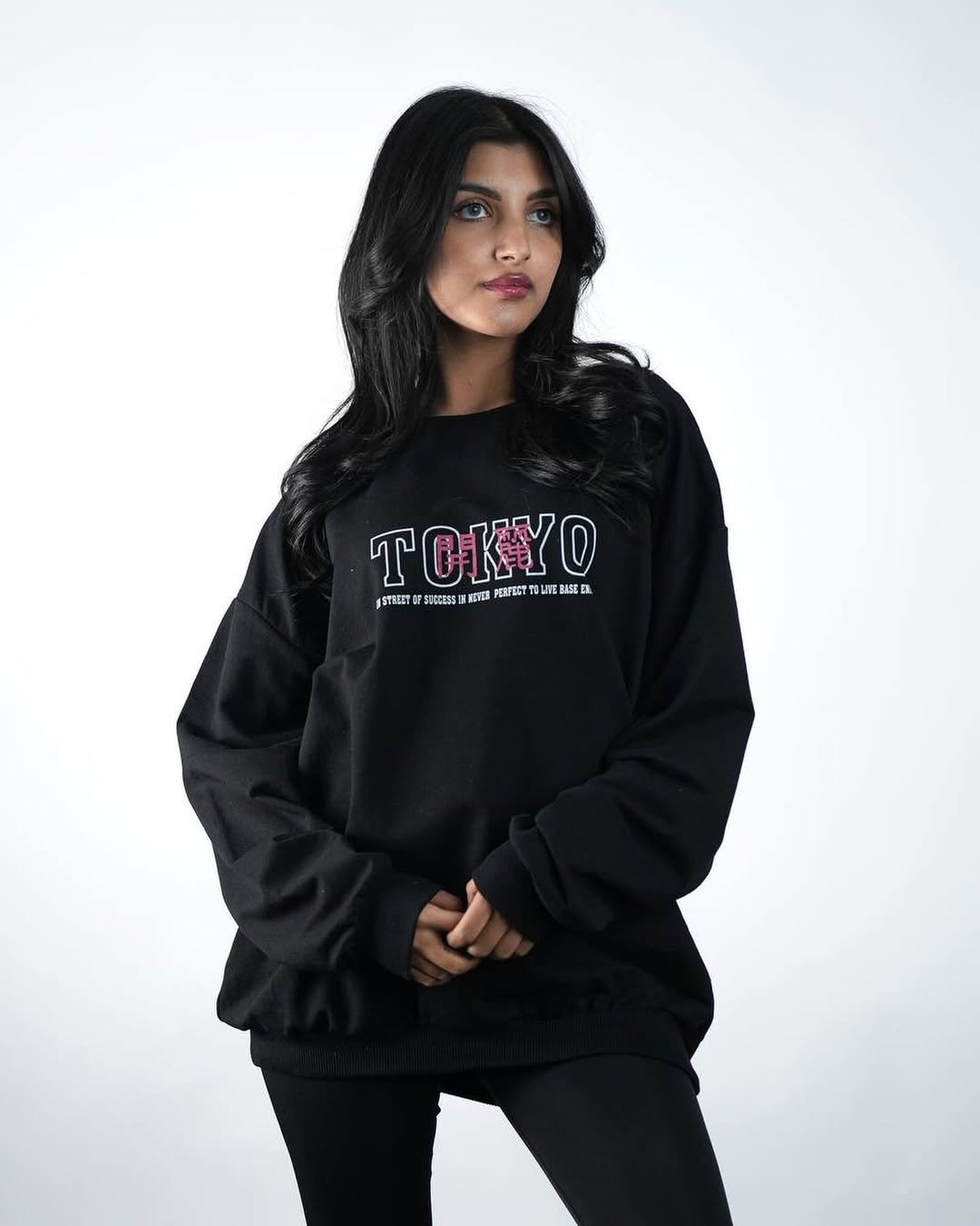 سويتر انمي طوكيو , قالب طبيعي