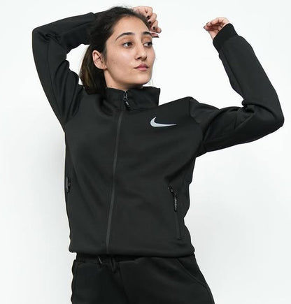 جاكيت نايك اسود فحمي , قالب طبيعي