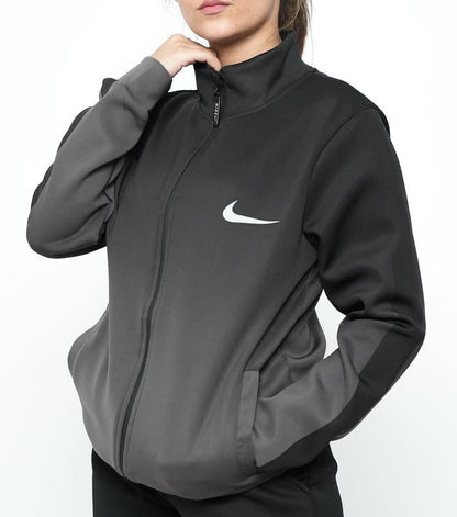 جاكيت نايك اسود ورصاصي , قالب طبيعي