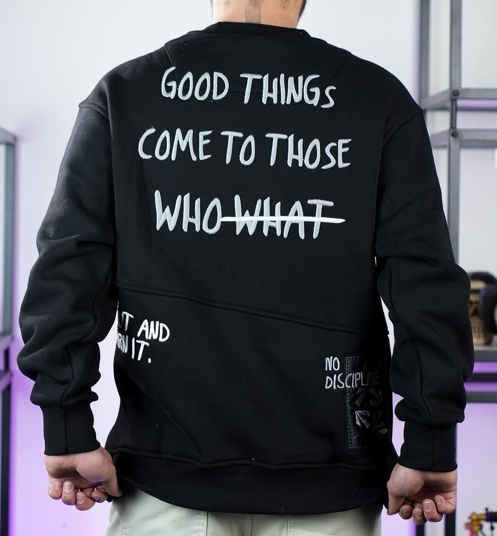 سويتر الاشياء الجيدة تاتي لمن .. قالب كبير