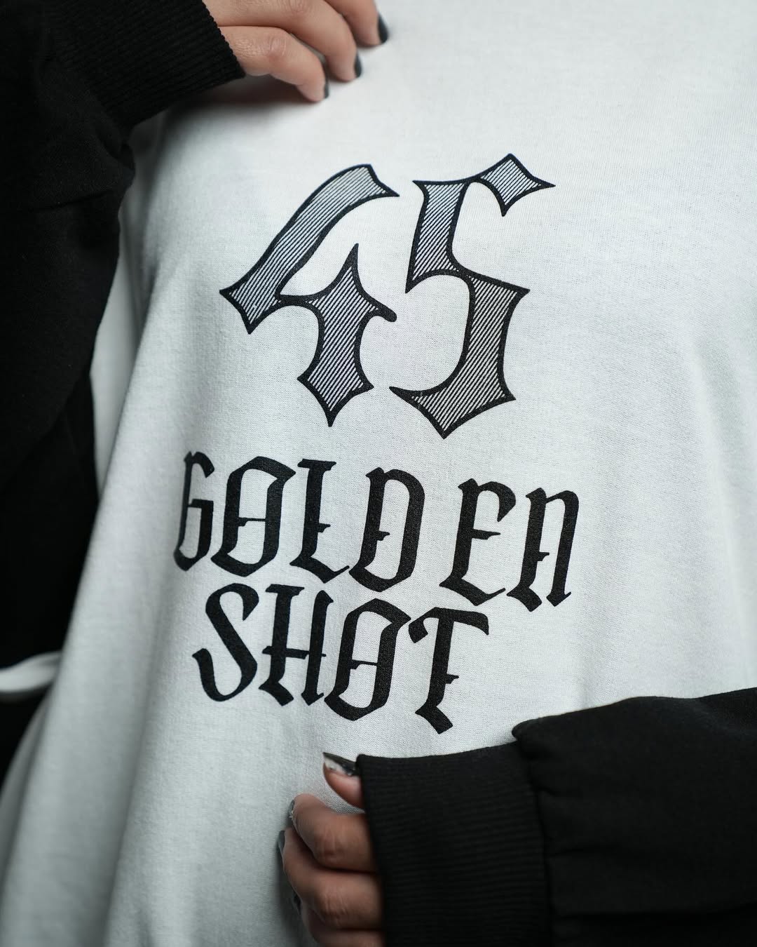 GOLD EN 45 - هودي ابيض واسود , قالب طبيعي