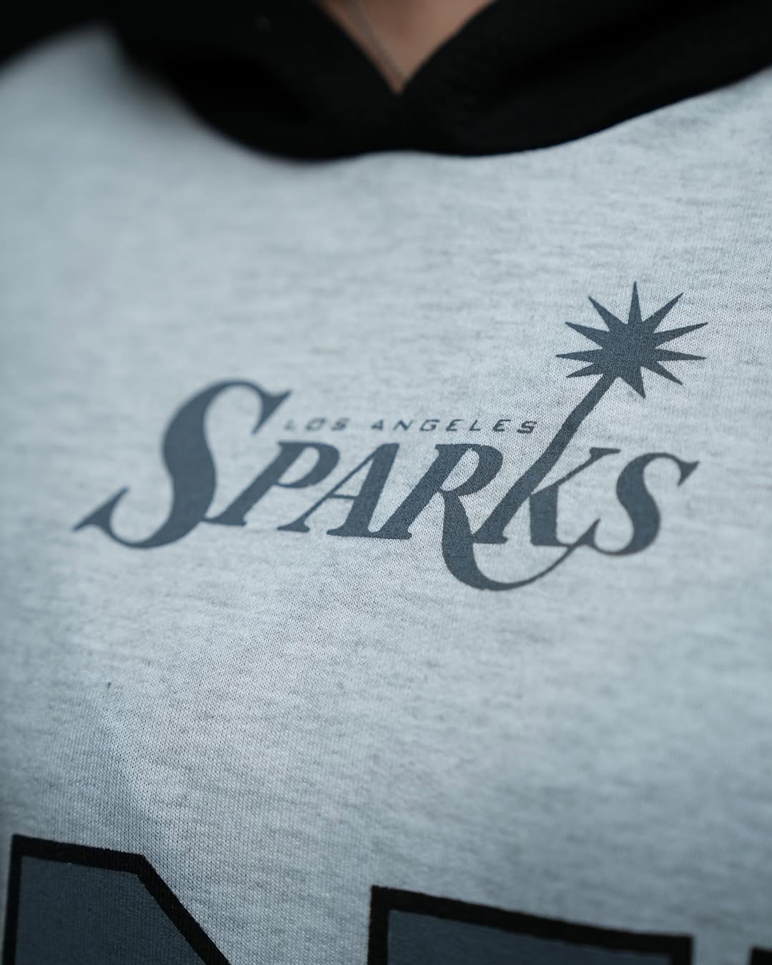 SPARKS 87 - هودي ابيض واسود , قالب طبيعي