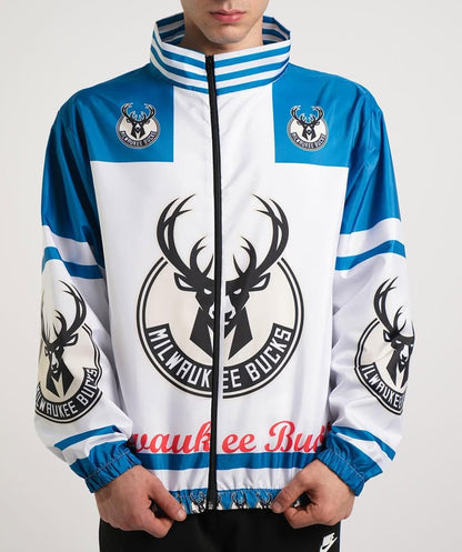 جاكيت الغزال ابيض وازرق مطري خفيف