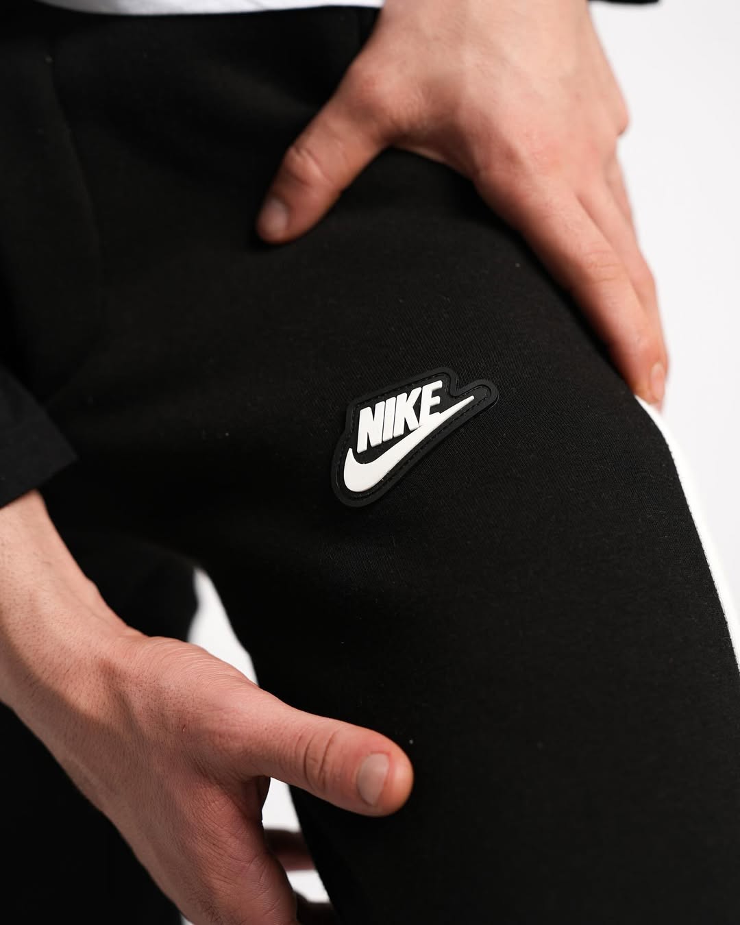 بجامة نايك لونين اسود وبيجي