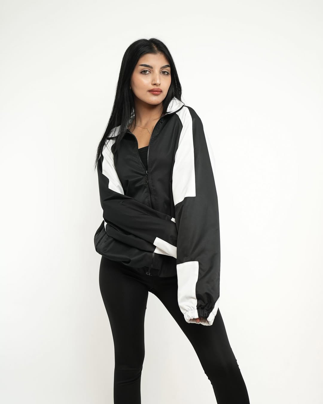 جاكيت اسود وابيض سادة , مطري خفيف