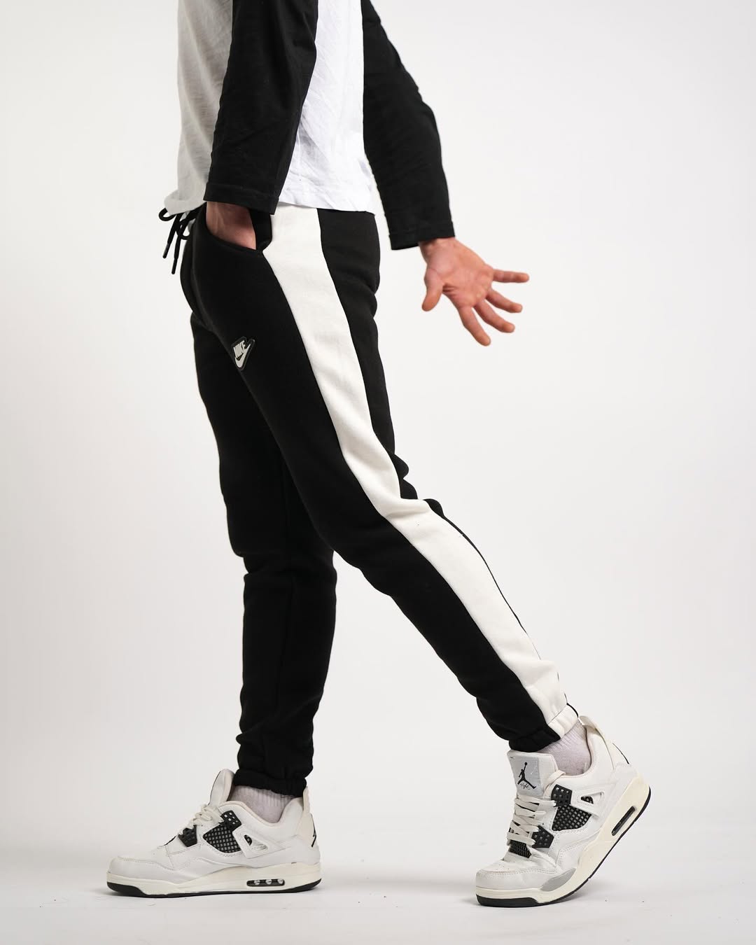 بجامة نايك لونين اسود وبيجي