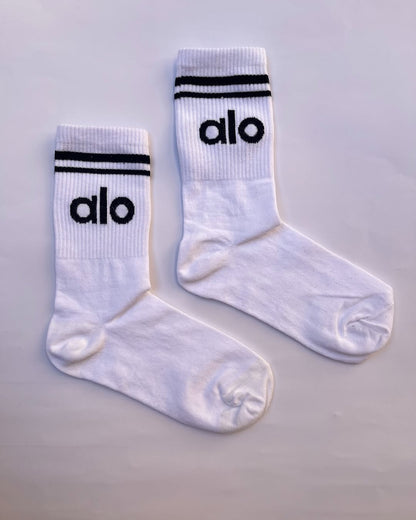 alo جواريب ابيض