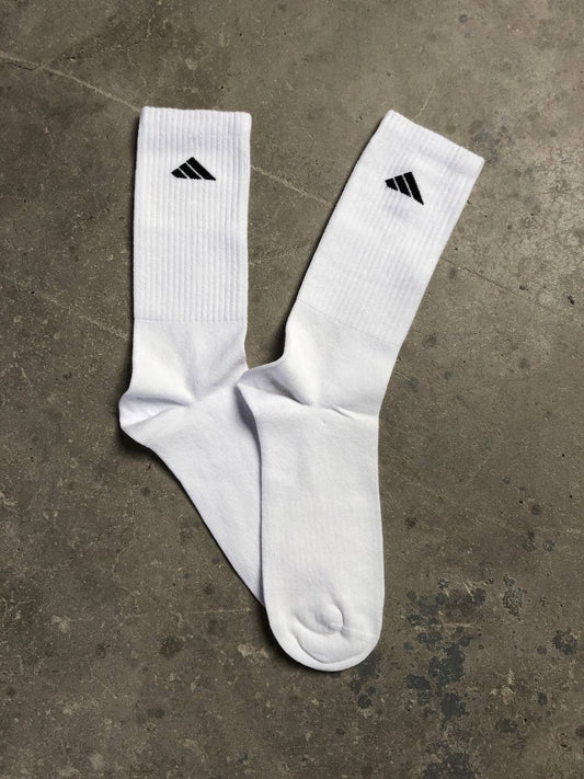 جواريب اديداس اسود وابيض