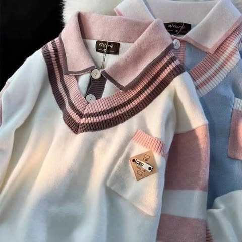 سويتر ابيض ووردي ياخة شتائي *