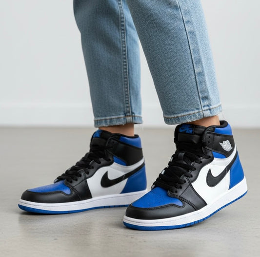 حذاء جوردن اسود ابيض ازرق ,قالب طبيعي ✅