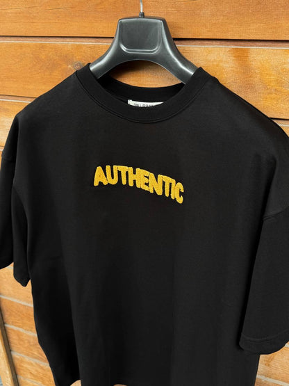 تيشيرت "AUTHENTIC "بلونين ( اسود ,ابيض ) نقش وتطريز 3D جودة عالية