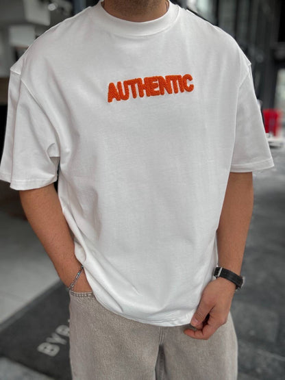 تيشيرت "AUTHENTIC "بلونين ( اسود ,ابيض ) نقش وتطريز 3D جودة عالية