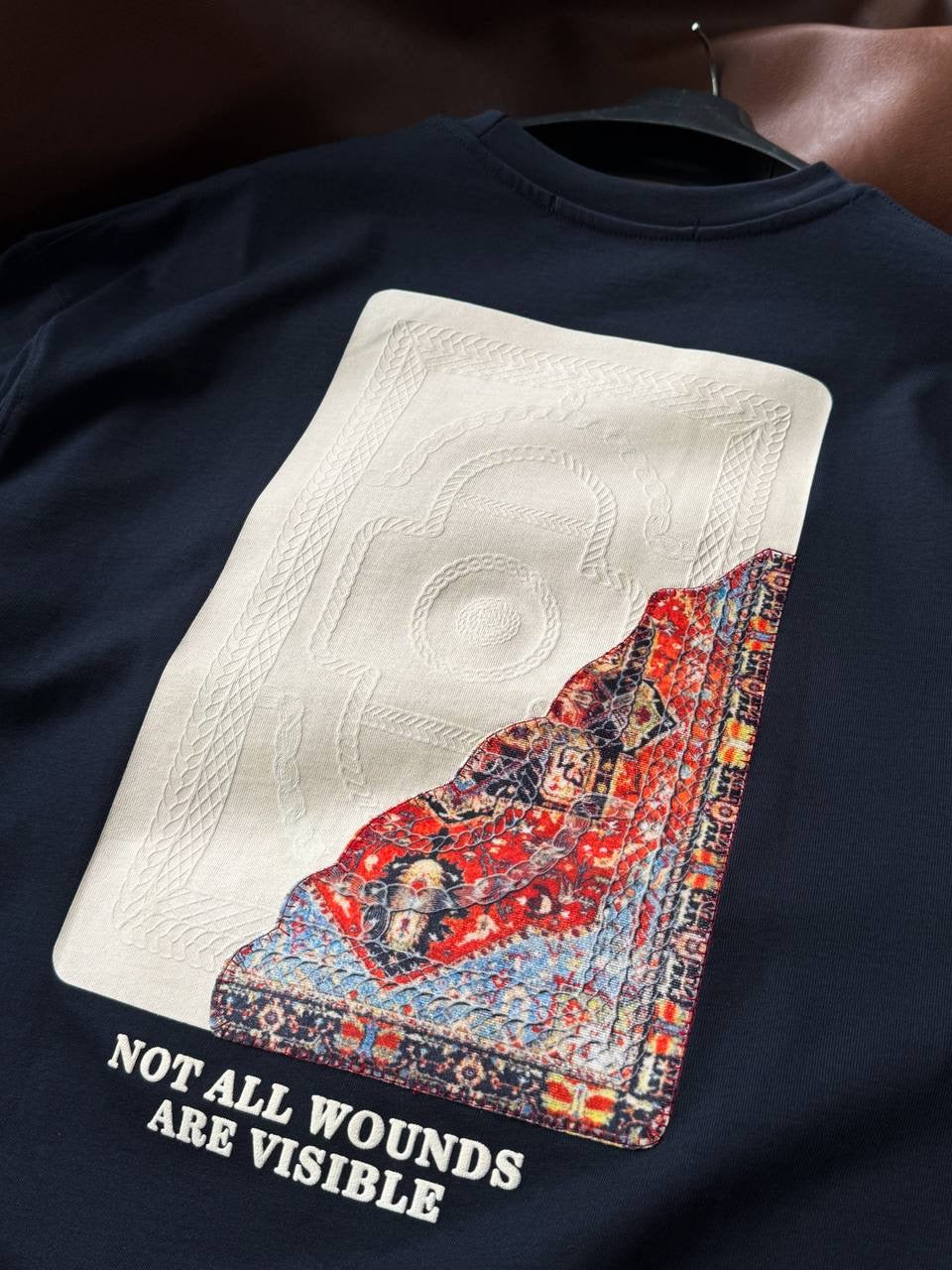تيشيرت" NOT ALL WOUNDS ARE VISIBLE" ,نقش وتطريز 3D جودة عالية
