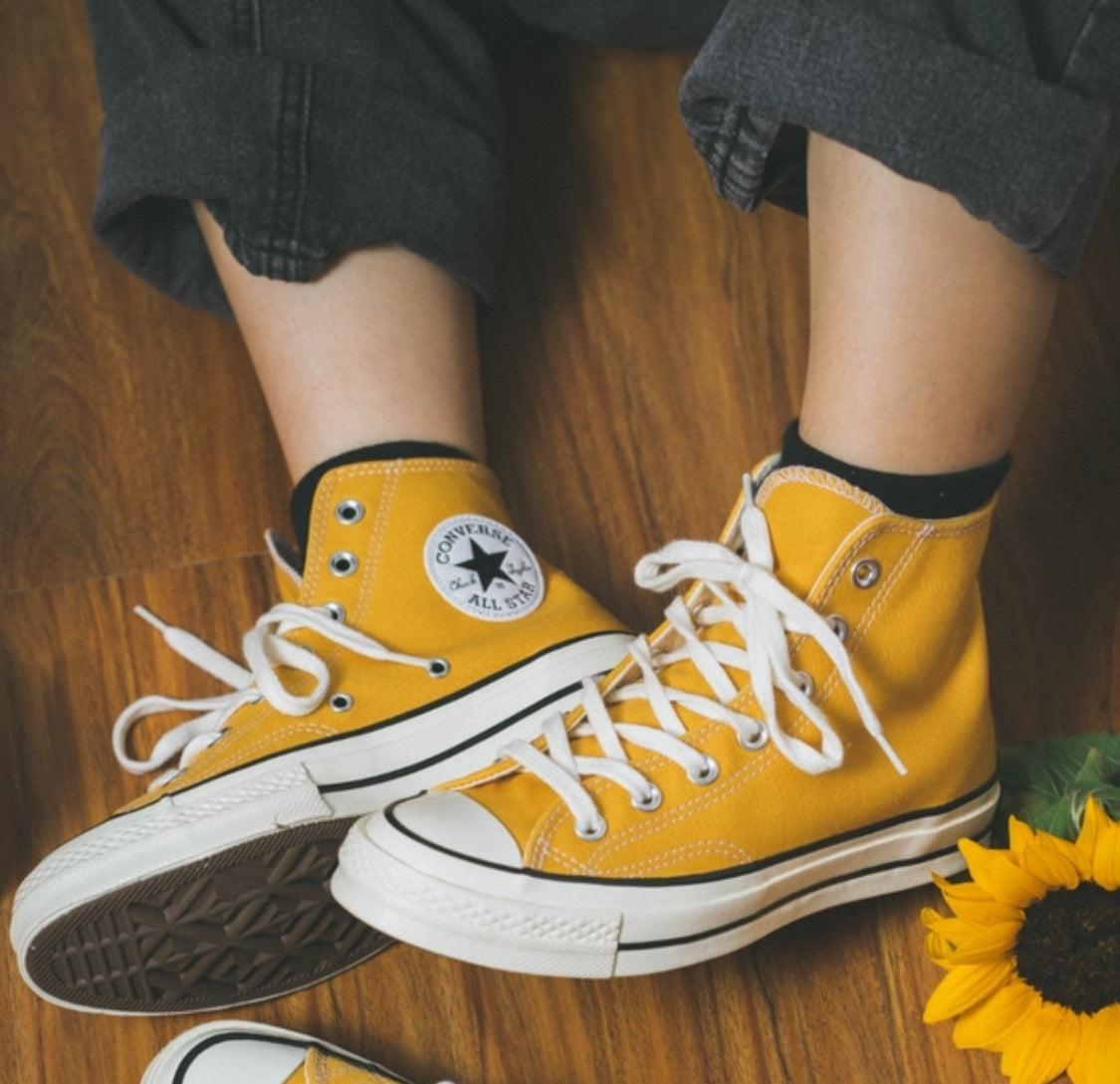 حذاء كونفرس عالي ال ستار اصفر ,قالب طبيعي (القياسات بين 36>40)