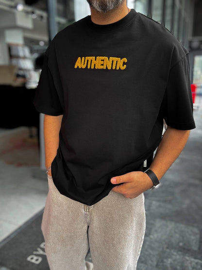 تيشيرت "AUTHENTIC "بلونين ( اسود ,ابيض ) نقش وتطريز 3D جودة عالية