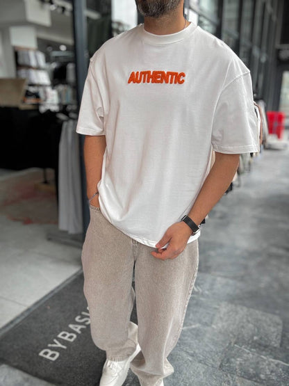 تيشيرت "AUTHENTIC "بلونين ( اسود ,ابيض ) نقش وتطريز 3D جودة عالية