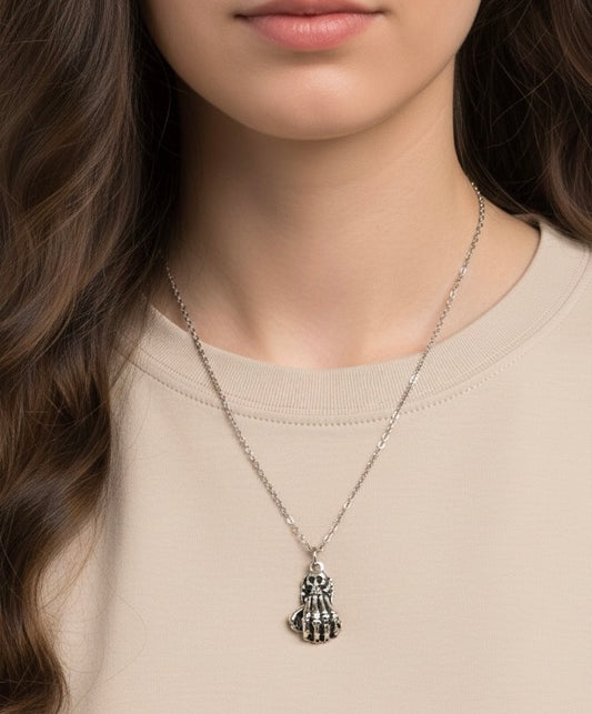 قلادة يد وجمجمة✅