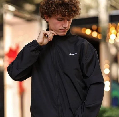 جاكيت نايك اسود سادة , مطري خفيف