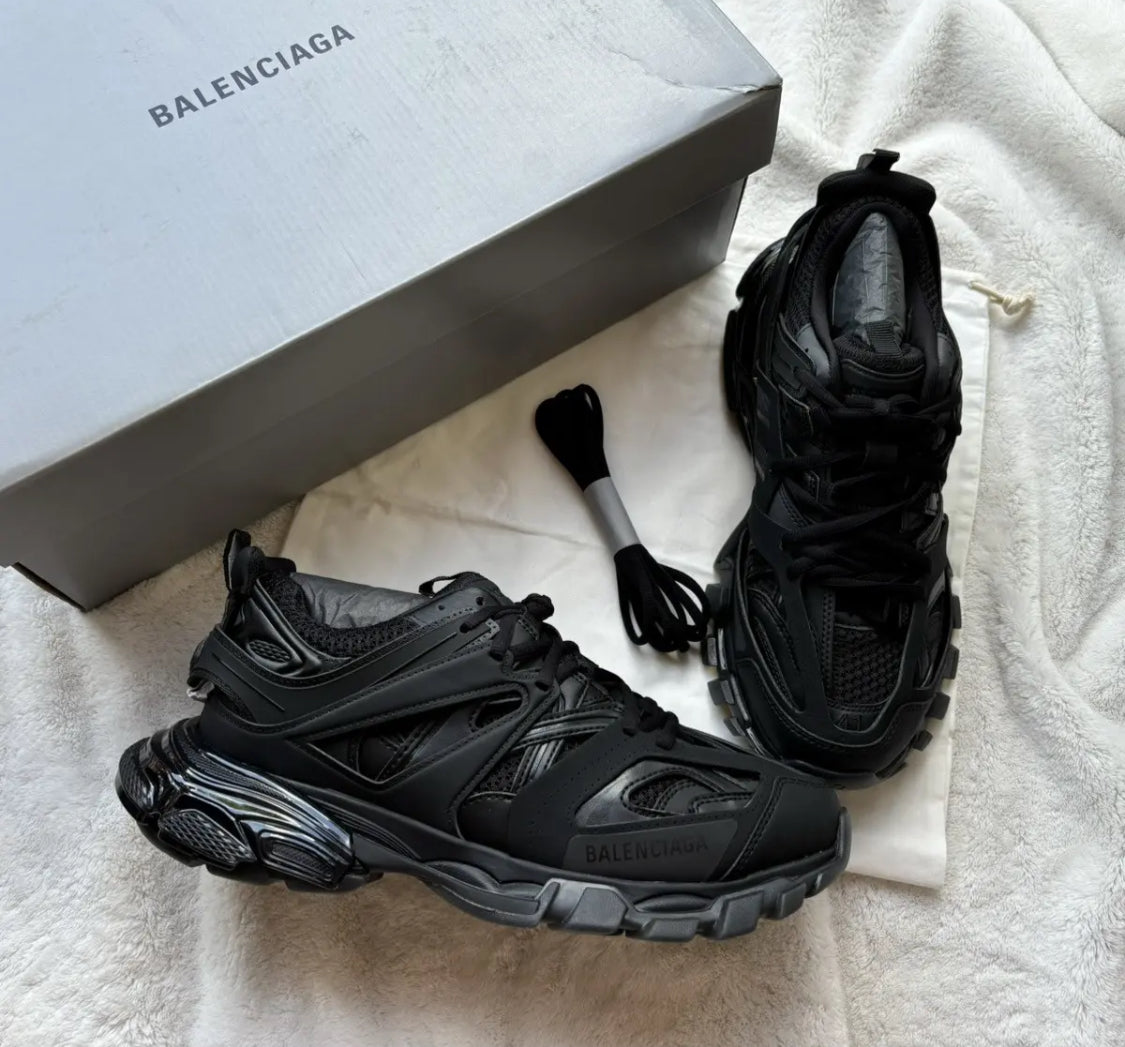 حذاء بالنسياغا تراك سنيكر اسود ,قالب طبيعي (القياسات بين 36>44)