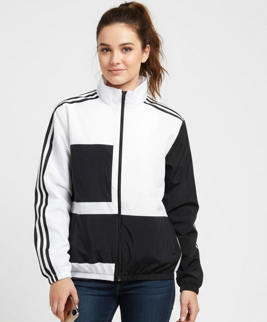 جاكيت ابيض مطعم اسود , مطري خفيف