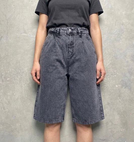 شورت جينز رصاصي , قالب طبيعي