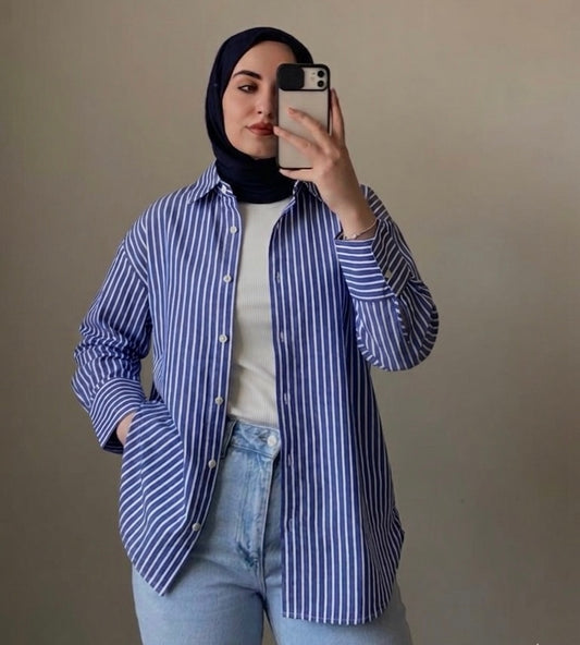 قميص ازرق مخطط ابيض نسائي •