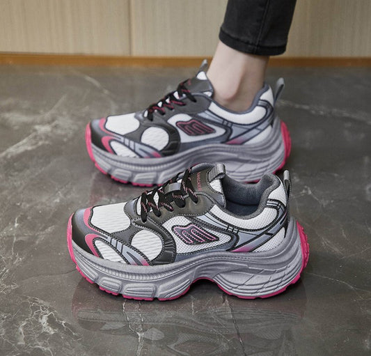 حذاء نسائي رياضي ,قالب صغير