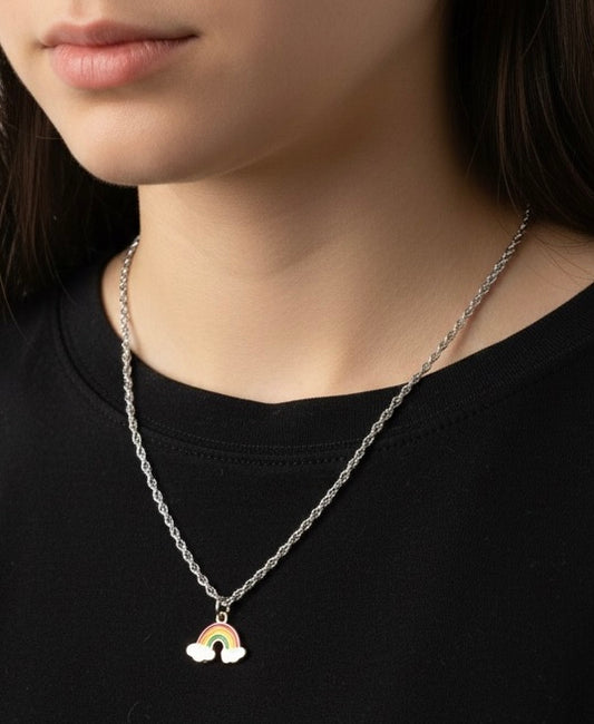 قلائد قوس قزح وغيمة