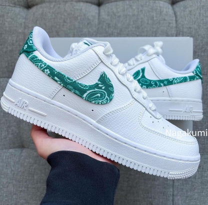 حذاء نايك اير فورس ابيض واخضر ,قالب طبيعي