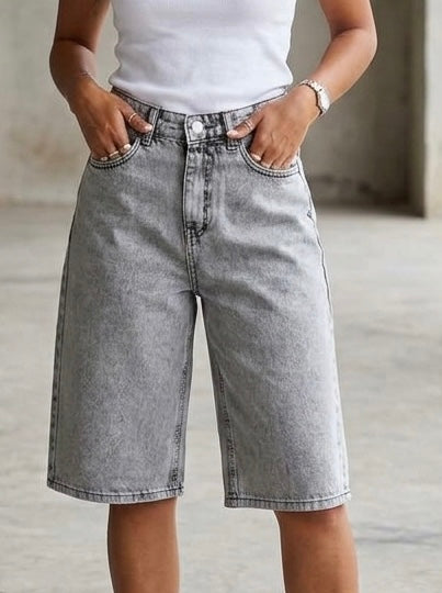 شورت جينز رصاصي , قالب طبيعي