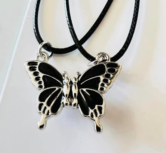 قلادة بيست فريند نصفين الفراشة (قطعتين)✅