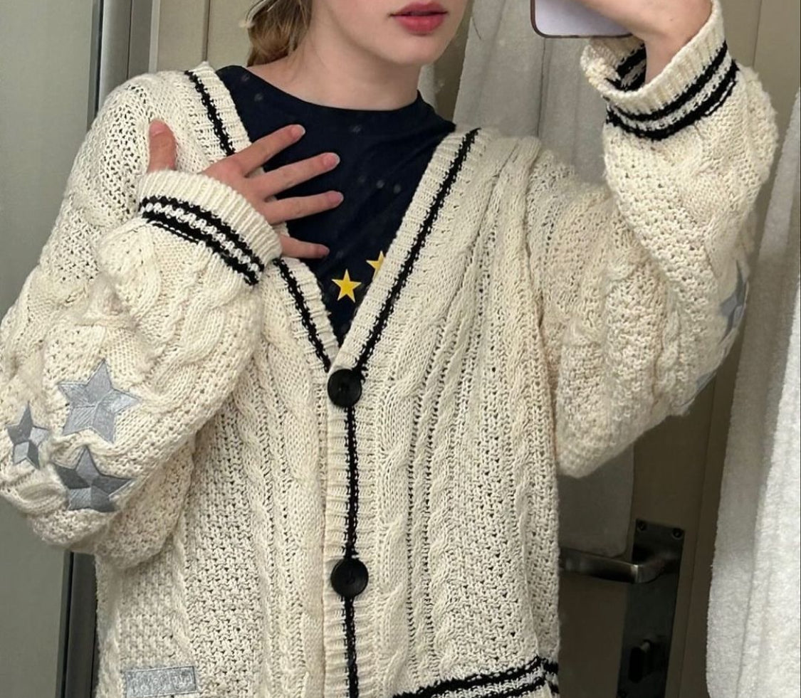 جاكيت تايلور سويفت لون بيجي