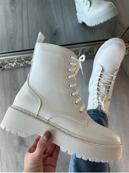 بوت عالي بسحاب بيجي ,قالب صغير (القياسات بين 36>39)