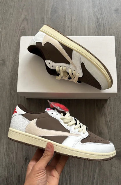 حذاء جوردن ترايفس سكوت قهوائي وابيض ,قالب طبيعي