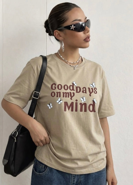 تيشيرت  Good days بيجي, قالب طبيعي •