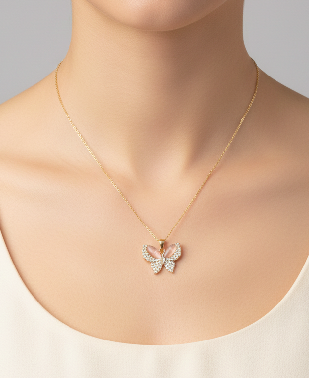 قلادة فراشة بيضاء ✅