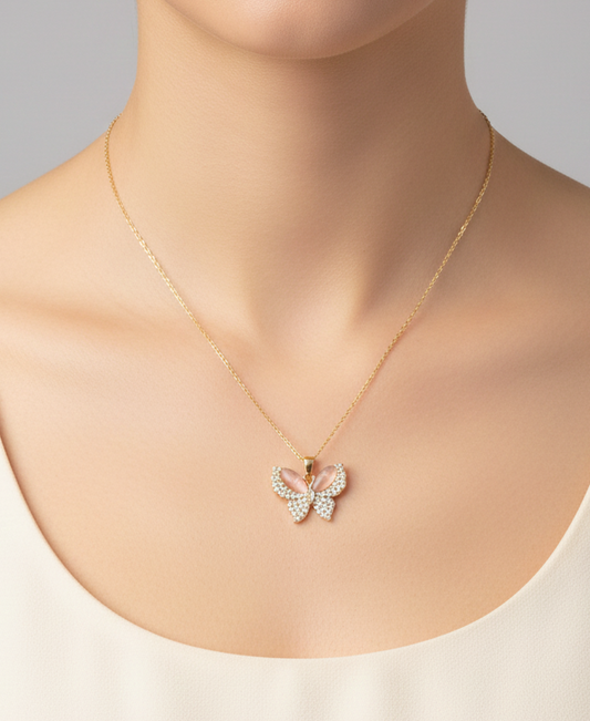 قلادة فراشة بيضاء ✅