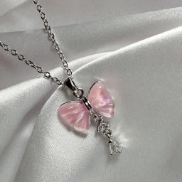 قلادة فيونكة وردية ✅