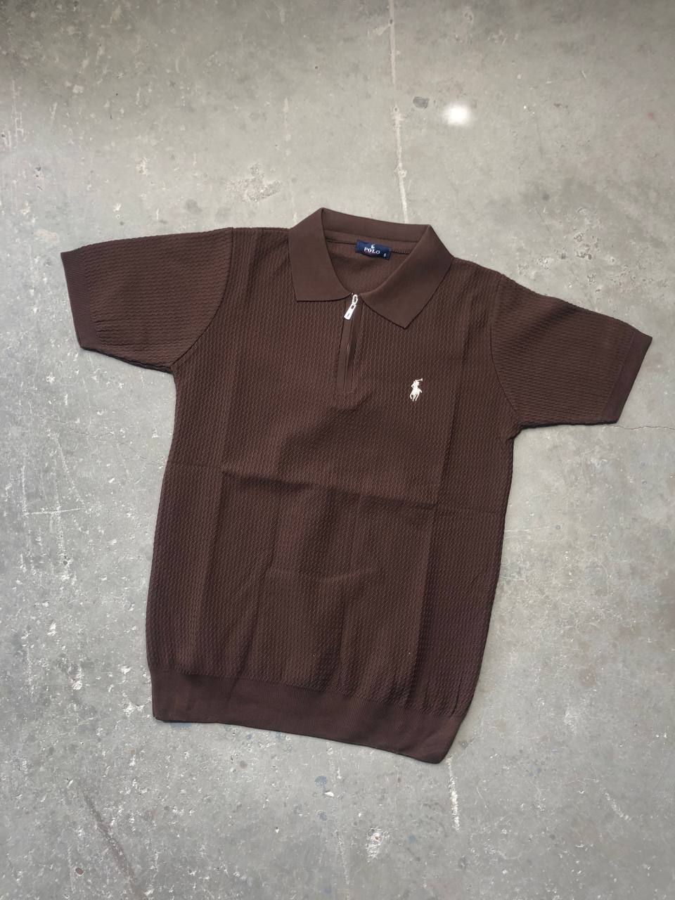 تيشيرت بولو نصف سحاب جوزي قالب طبيعي