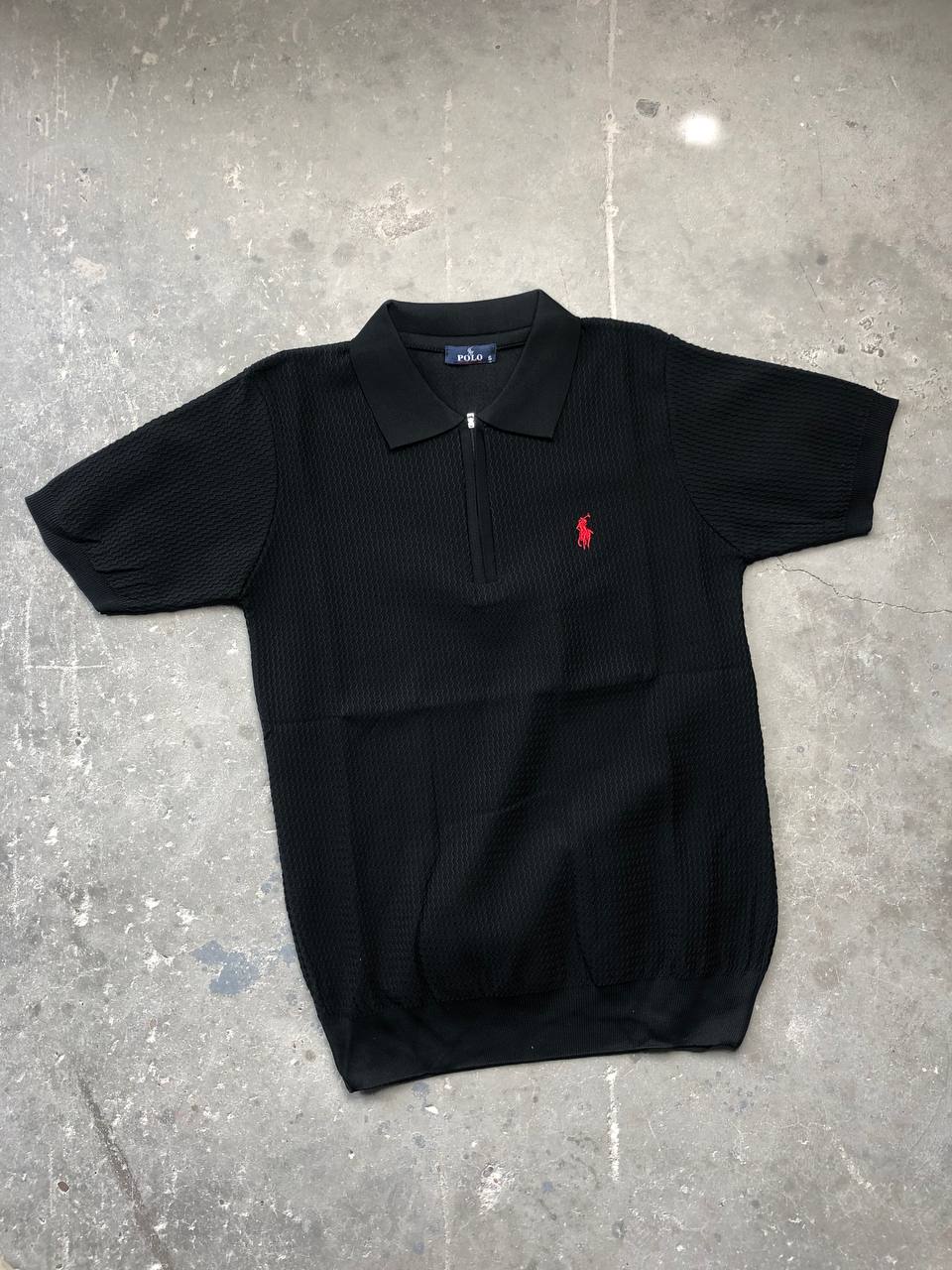 تيشيرت بولو نصف سحاب اسود قالب طبيعي