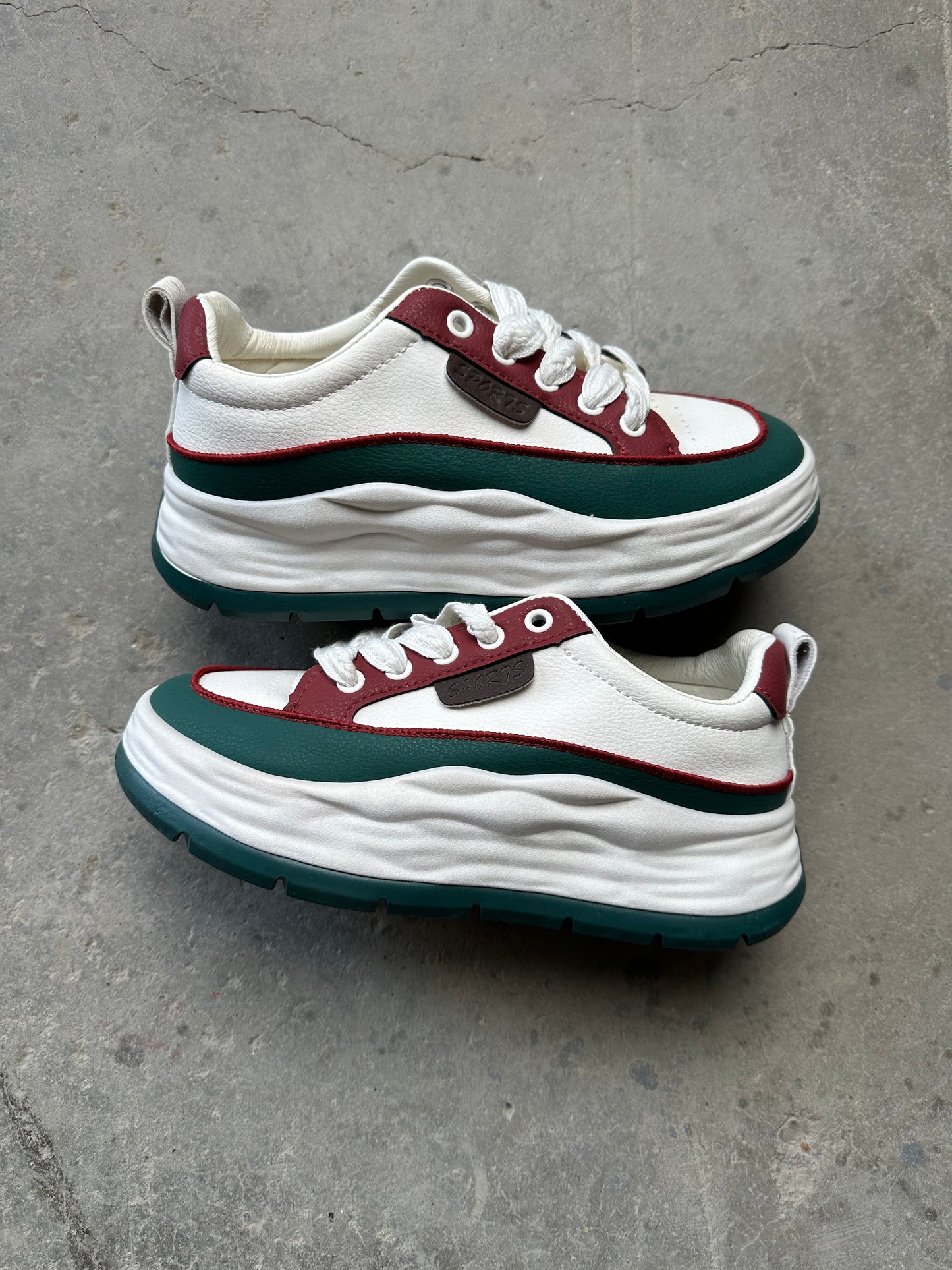 حذاء نسائي قالب صغير