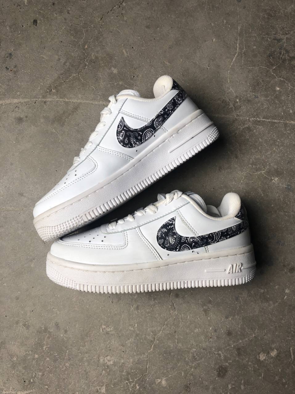 حذاء اير فورس ابيض صح اسود قالب طبيعي