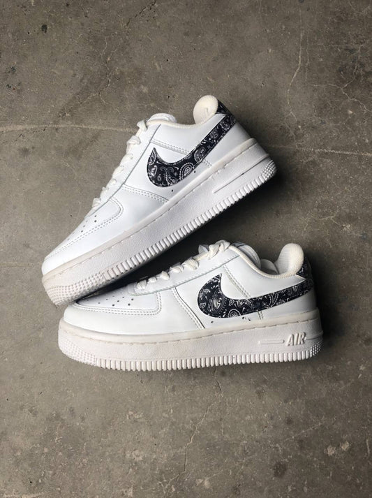 حذاء اير فورس ابيض صح اسود قالب طبيعي