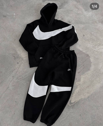 تراك اسود وابيض نايك رجالي نسائي قالب كبير