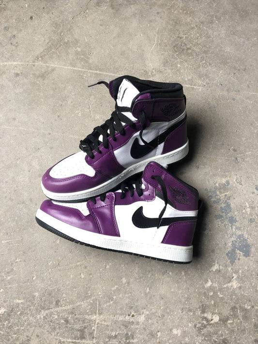 حذاء جوردن نايك ابيض وبنفسجي قالب طبيعي