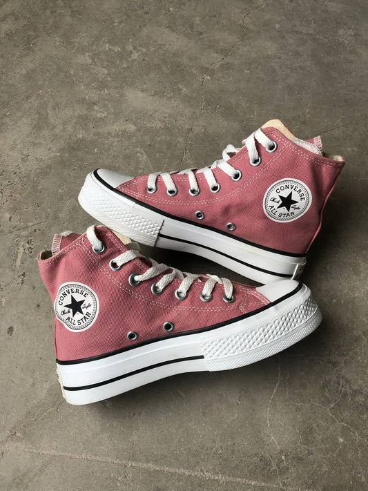 حذاء كونفرس كعب عالي قالب طبيعي