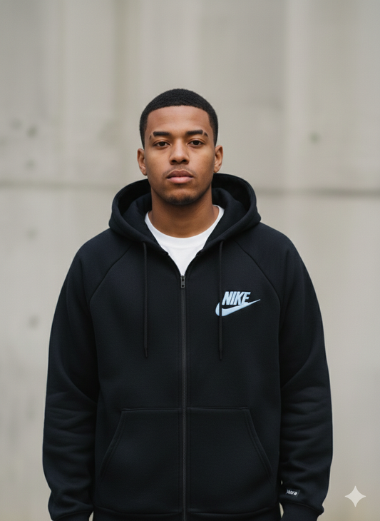 جاكيت قناع نايك لون اسود