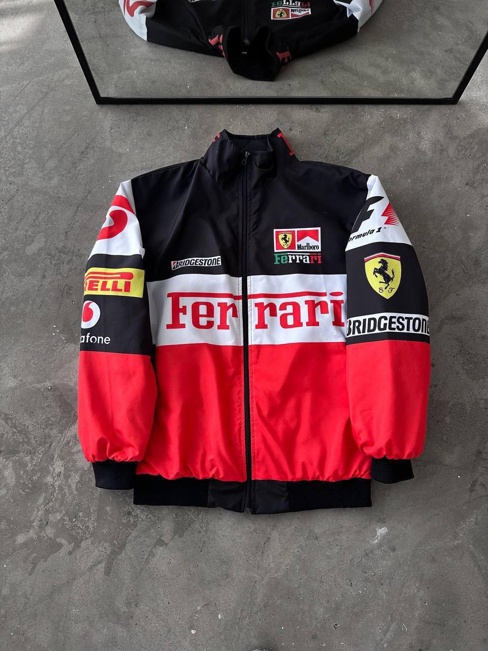 جاكيت فيراري مارلبورو مطري , مبطن