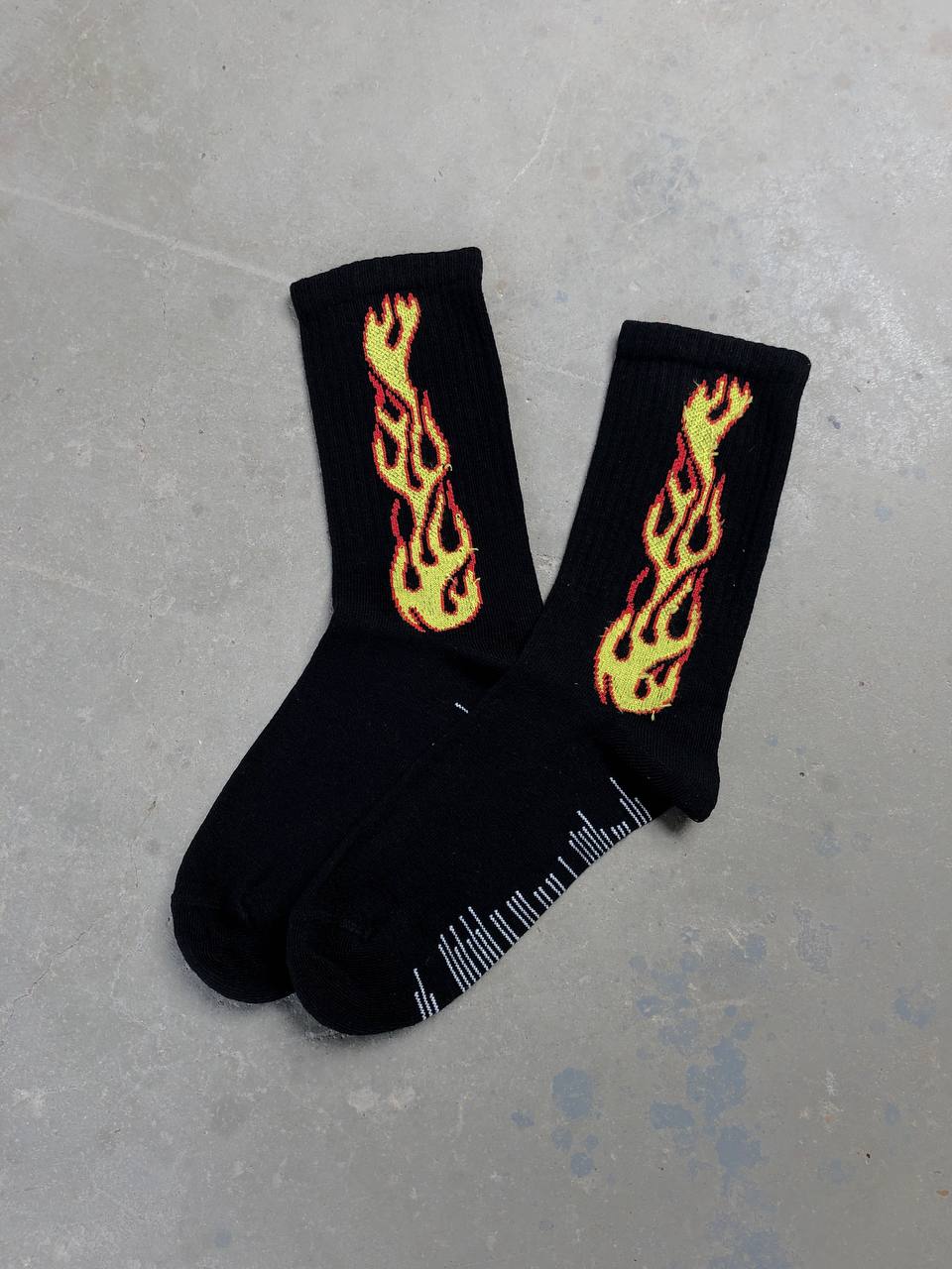 جواريب اسود نار